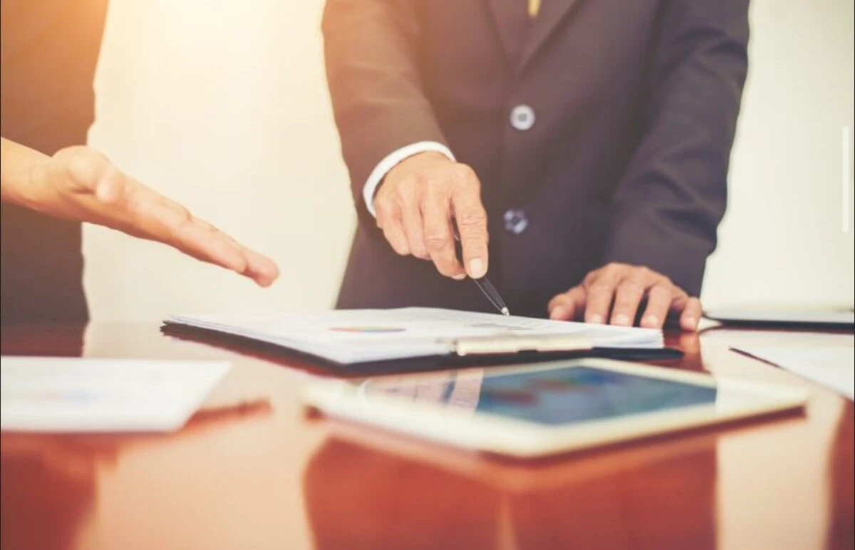 Românii își pierd casele mai repede ca în 2009? Execuțiile silite s-au înmulțit, iar cifrele BNR și ANAF indică un fenomen care se agravează