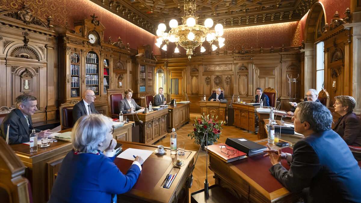 Elveția introduce cărțile de identitate electronice. Referendumul a trecut la limită