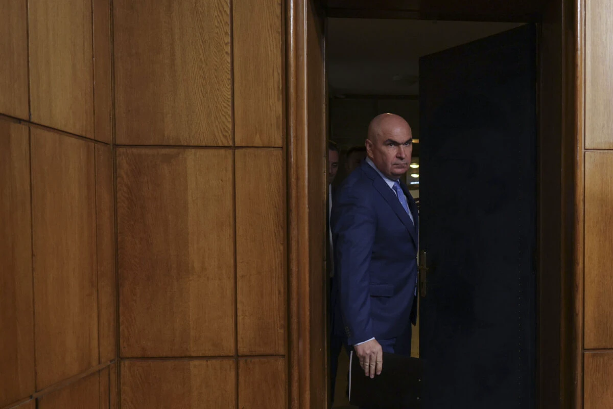 Coaliţia ar fi ajuns la un prim acord pentru reforma din administraţie. 13.000 de posturi ar urma să fie reduse