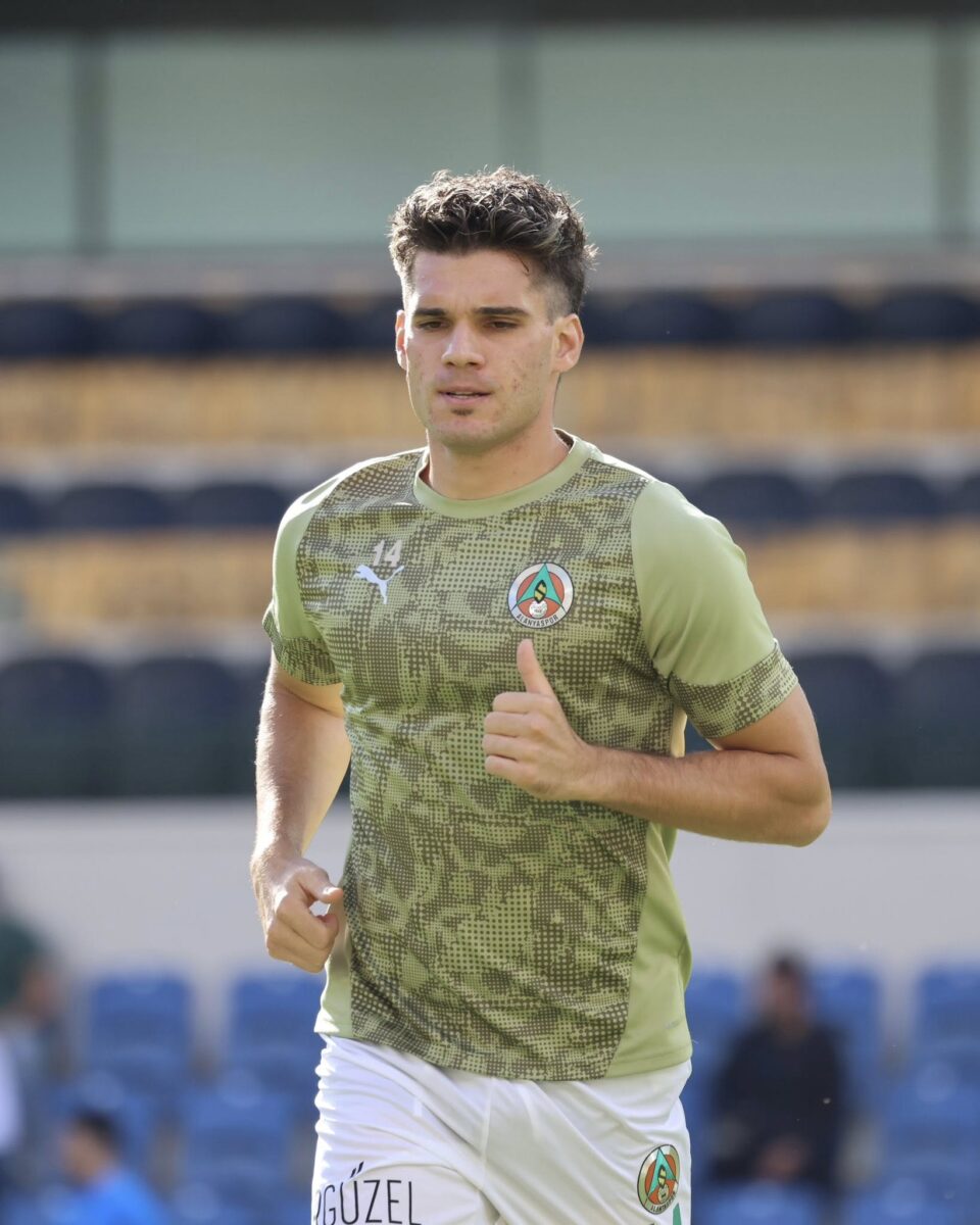 Ianis Hagi, căpitan în meciul cu Austria: Când e Ghiţă în teren, îl găsesc mereu în careu