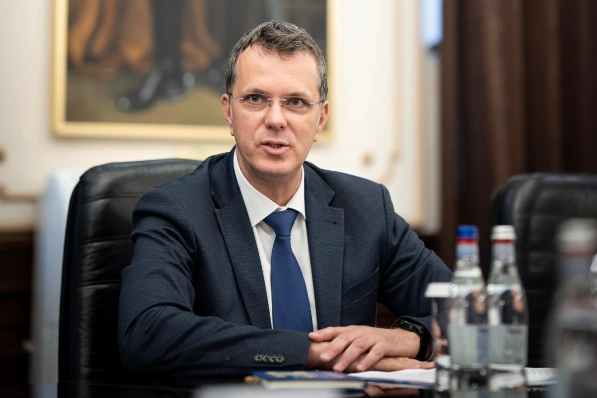 România și Ungaria, discuții legate de apărarea în NATO. Cele două țări au bătut palma