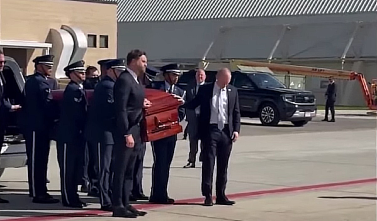 Mesajele dintre Tyler Robinson și Lance Twiggs. Varianta integrală