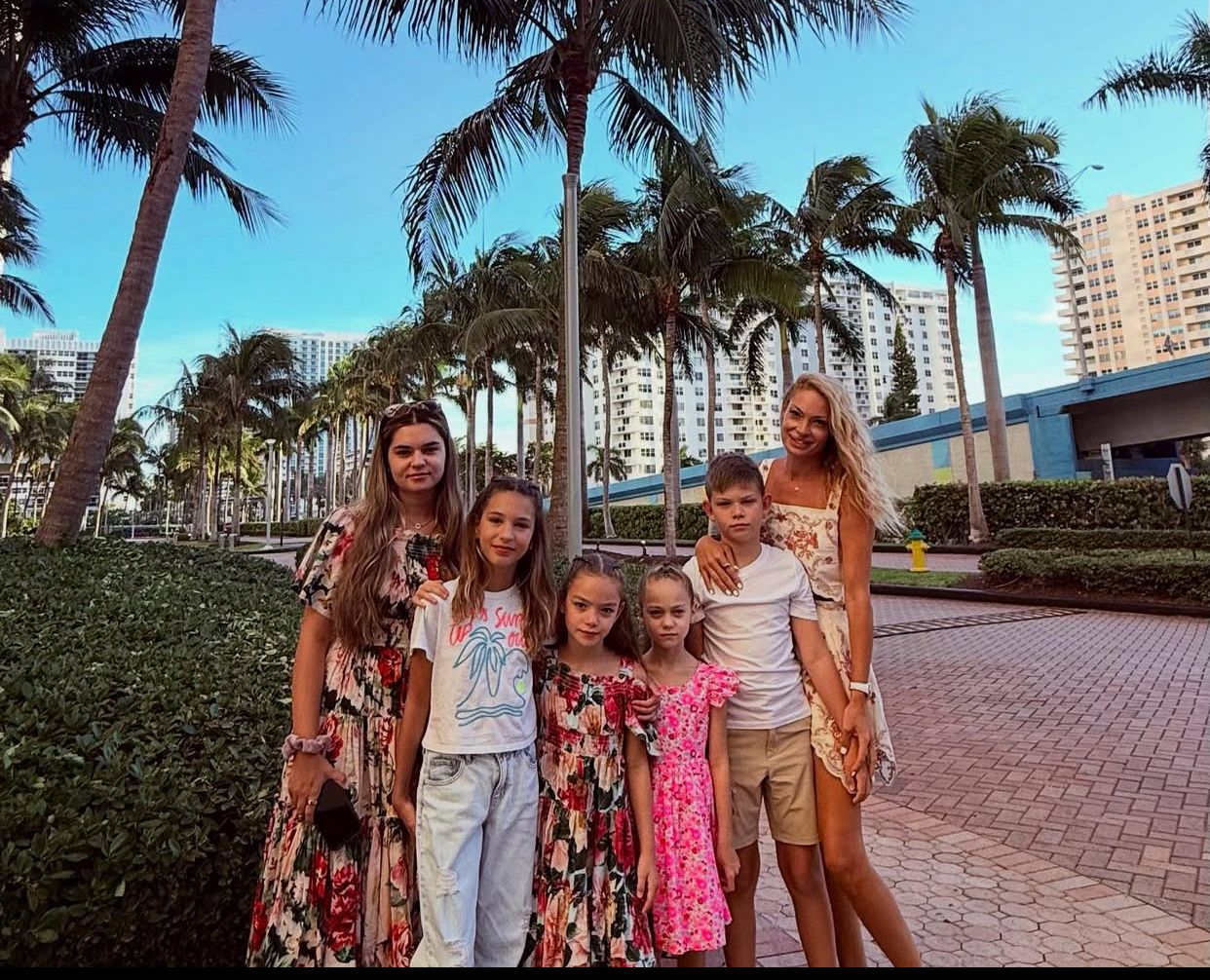 Cum a trecut Valentina Pelinel de perioada postnatală. Soția lui Cristi Borcea a trecut prin situații stresante