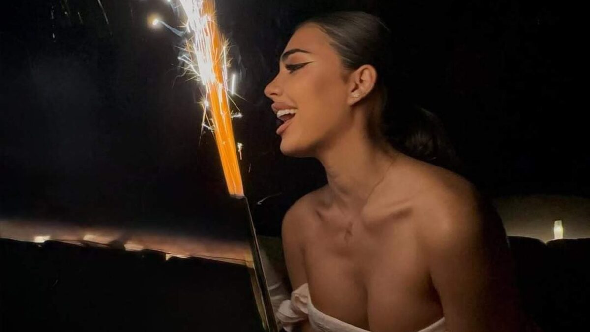 Bogdan de la Ploiești, surprins în ipostaze tandre cu Vanessa la o petrecere în club