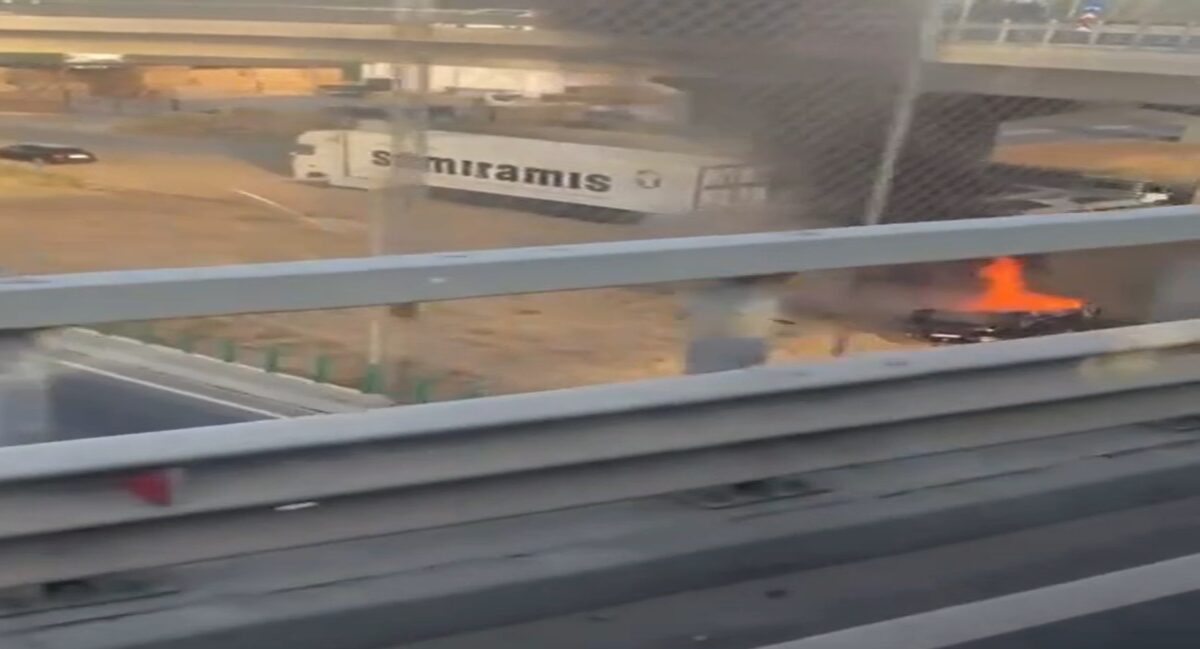 Accident suspect în sudul Capitalei. O mașină a sărit de pe o pasarelă