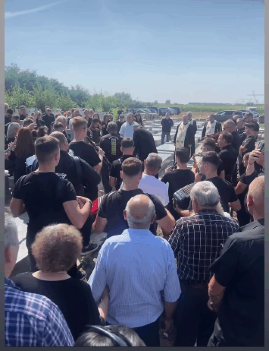 Interpretul Ghiță Botoș, condus de zeci de muzicanți pe ultimul drum