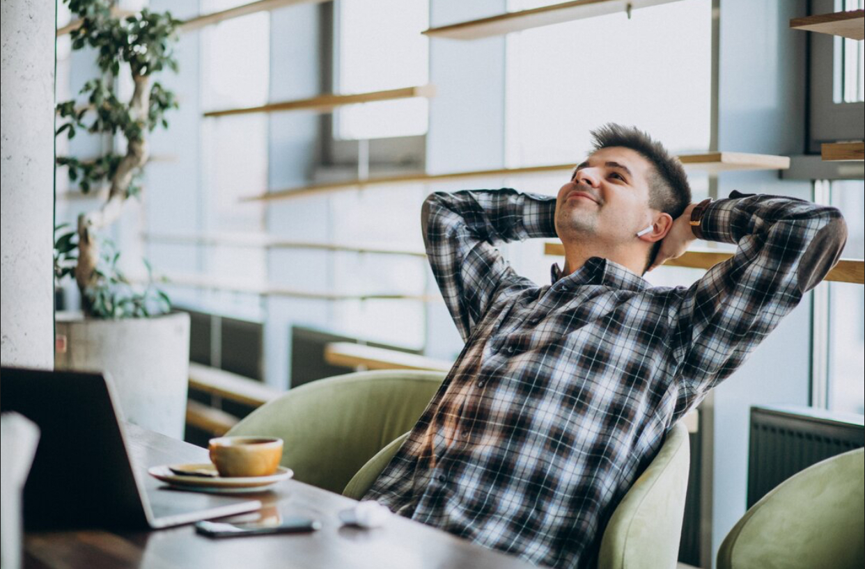 Sporurile care cresc salariile bugetarilor în 2026: Confidențialitate, stres și suprasolicitare neuropsihică