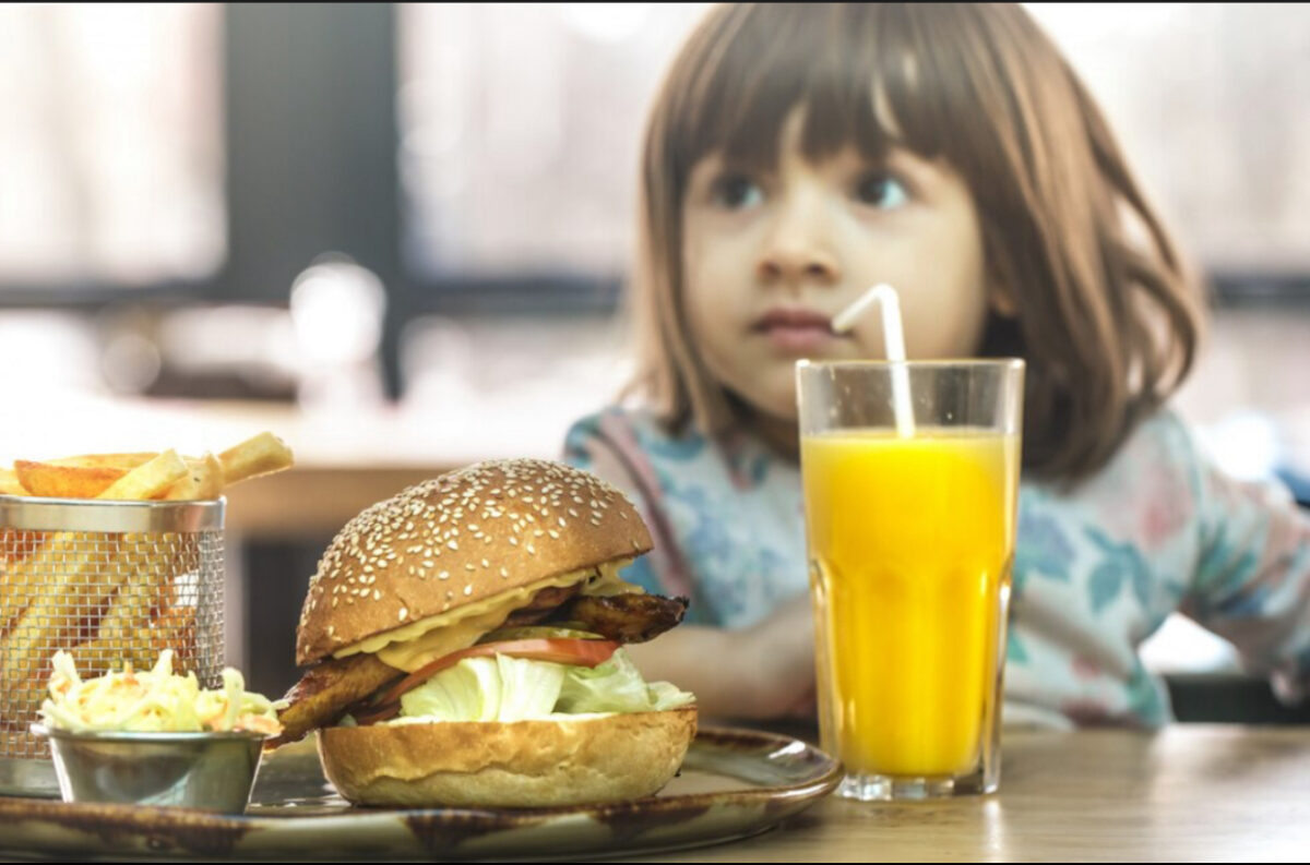 Cazurile de diabet în rândul copiilor, tot mai frecvente. Mulți părinți ignoră simptomele. Medic: A devenit o amenințare