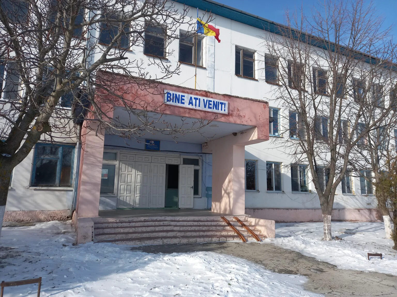 120 de burse pentru elevii și studenții romi. Ministerul Educației prelungește programul de sprijin