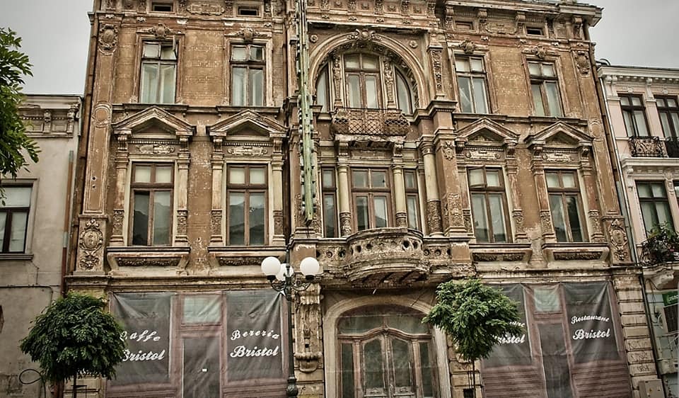 Hotelul Bristol din Brăila. Istoria unei clădiri-simbol și legendele care o înconjoară