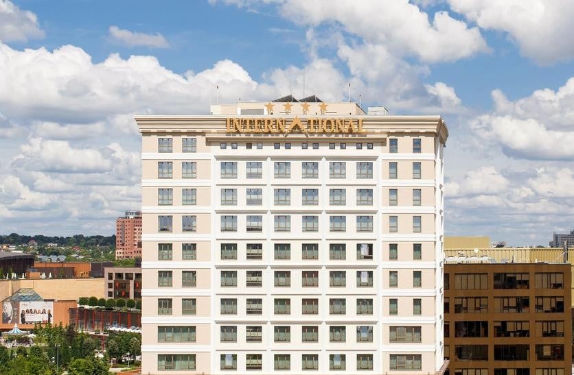 Incident electoral la Iași. Cetățeni din Republica Moldova, surprinși în hotel pentru acțiuni pro-Dodon