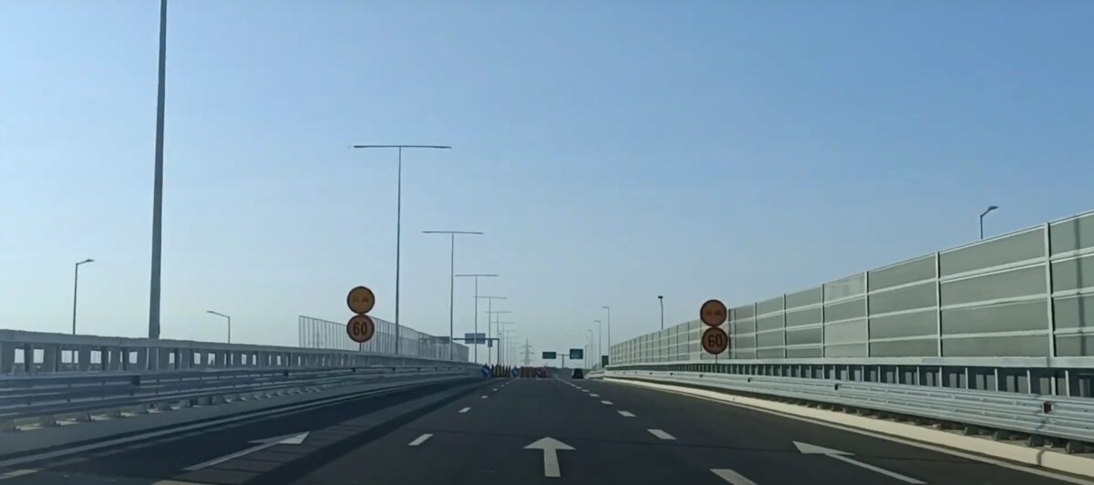 Incendiu pe Autostrada A2. Traficul spre București este blocat după ce un camion a luat foc