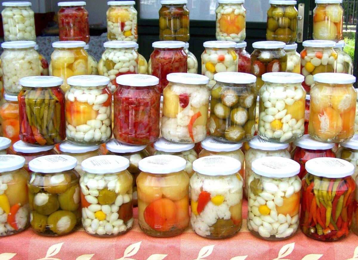 Rețete de murături mai puțin cunoscute. Vor aduce un plus de gust la fiecare masă