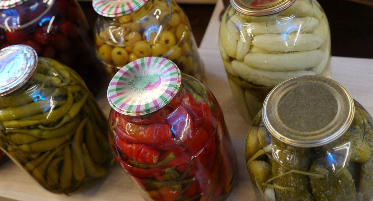 Murăturile asortate, ideale pentru mesele festive. Rețeta pe  care trebuie să o încerci