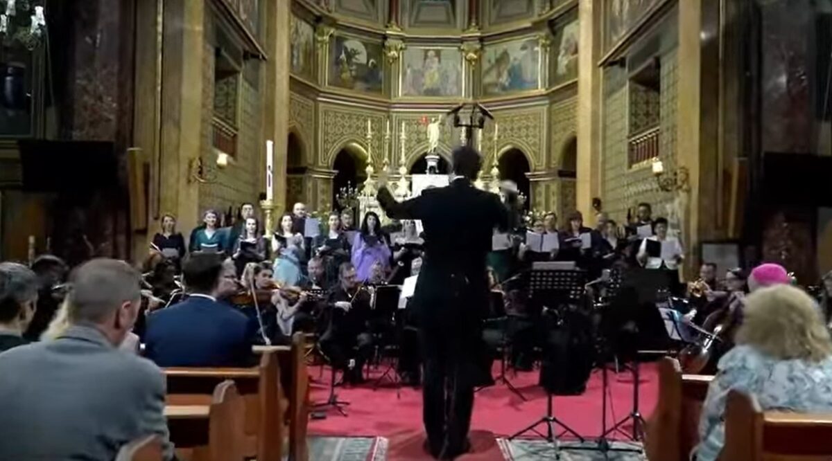 Orchestra de tineret „Anima” debutează la Biserica Catolică din Sinaia