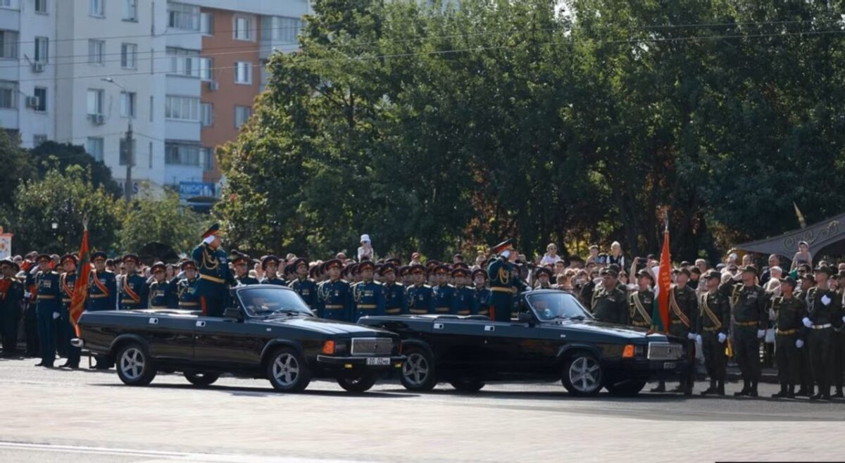 Parada militară de la Tiraspol. Steaguri rusești și discursuri separatiste la 35 de ani de la autoproclamarea republicii moldovenești nistrene