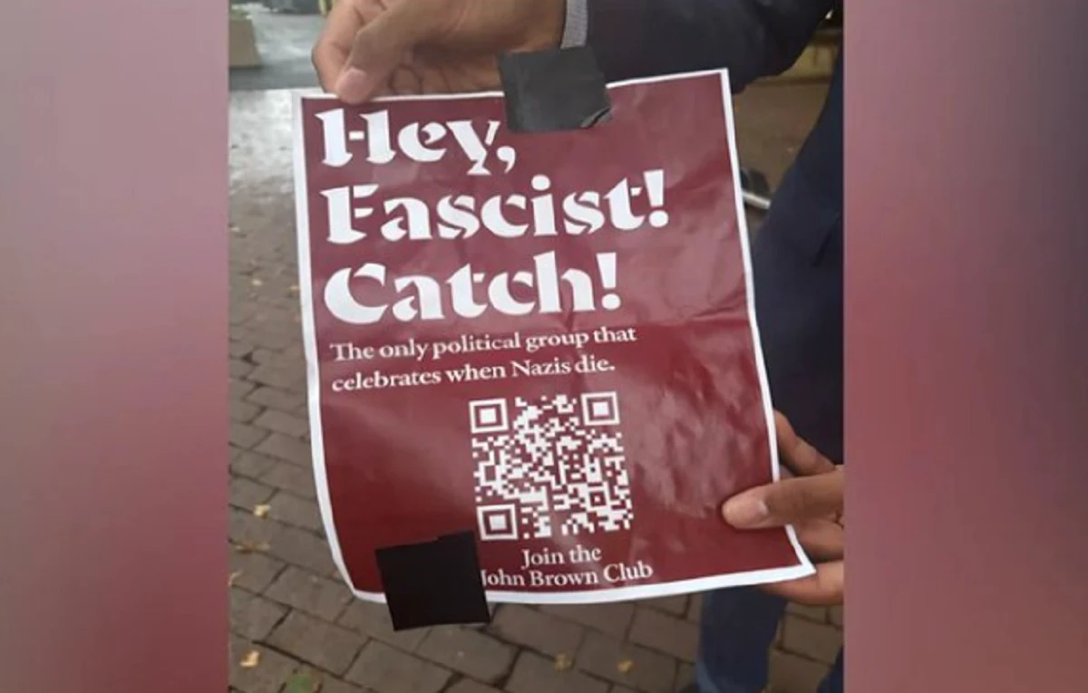 Extrema stângă, apologia crimei politice pe afișe, într-un campus, după asasinarea lui Charlie Kirk