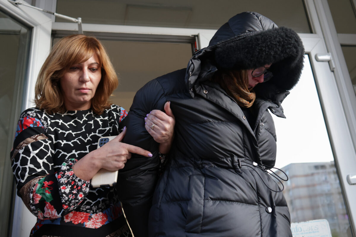 Sora fostului ministru Carmen Dan, acuzată că-și agresa și batjocorea victimele. A fost plasată în arest la domiciliu. Update