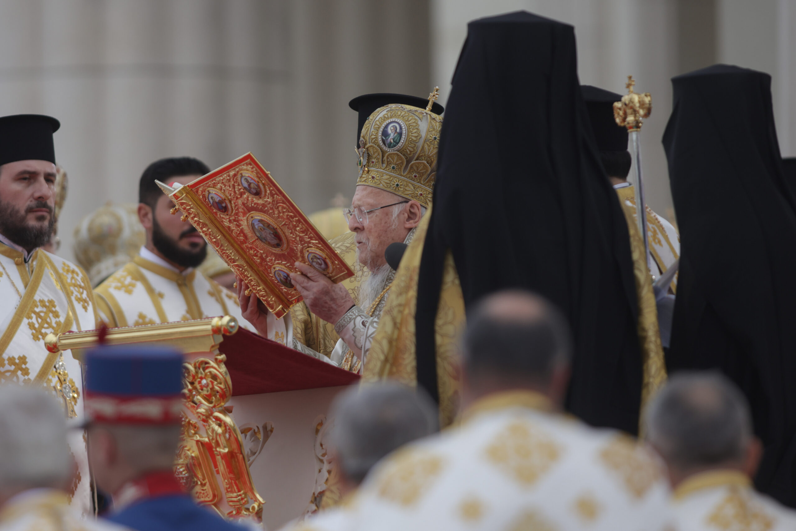 Sfințirea Catedralei Mântuirii Neamului.