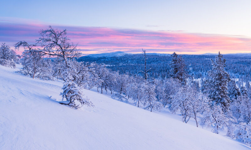 Metode ingenioase de încălzire, în urmă cu sute de ani. Cum rezistau strămoșii noștri în iernile geroase