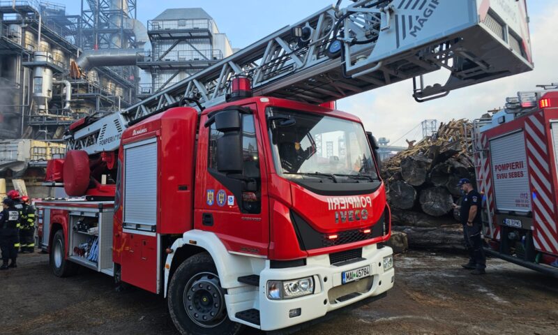 Două școli din Satu Mare, evacuate după cutremur. S-au desprins cărămizi