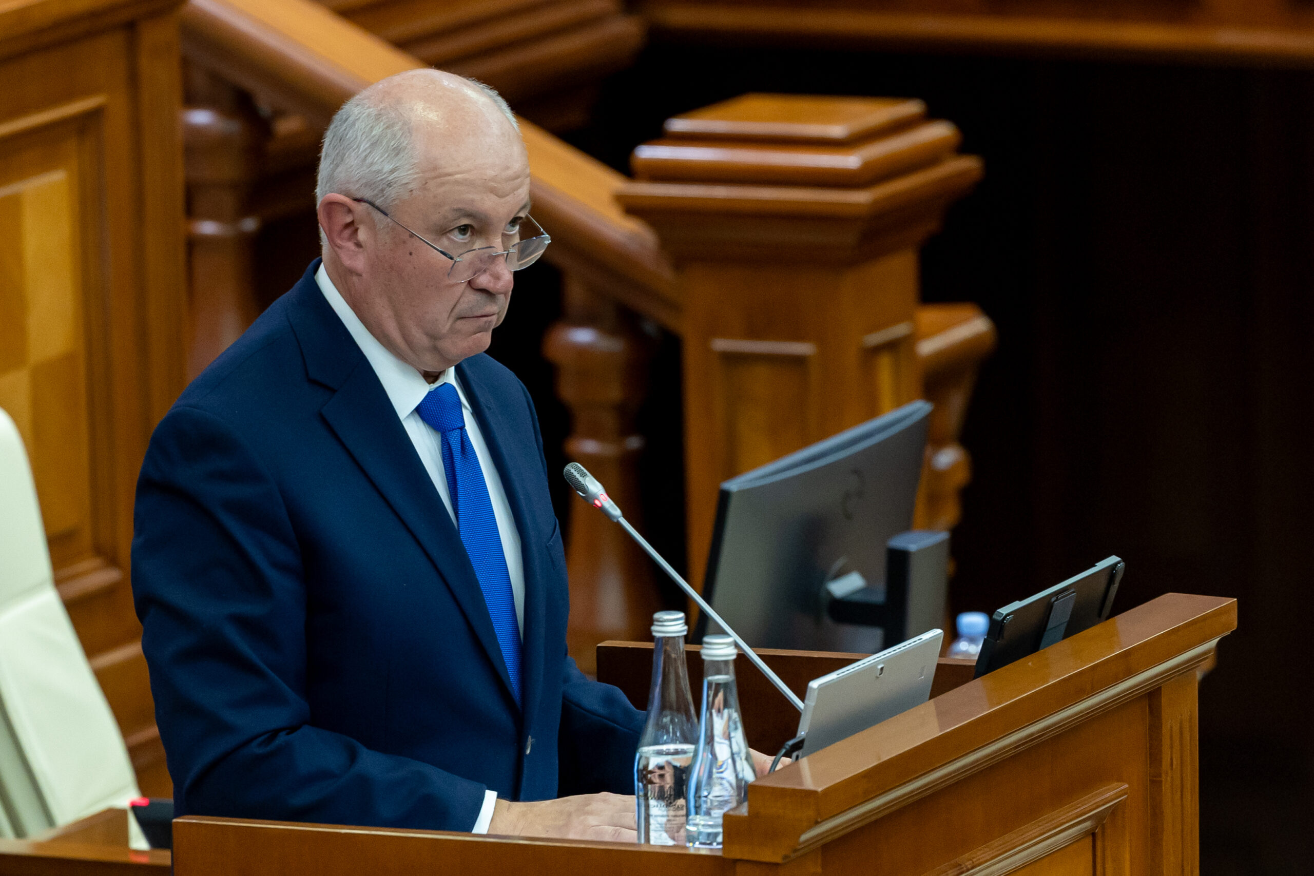 Prima deplasare a premierului Munteanu. România și Bruxelles pe agenda oficială