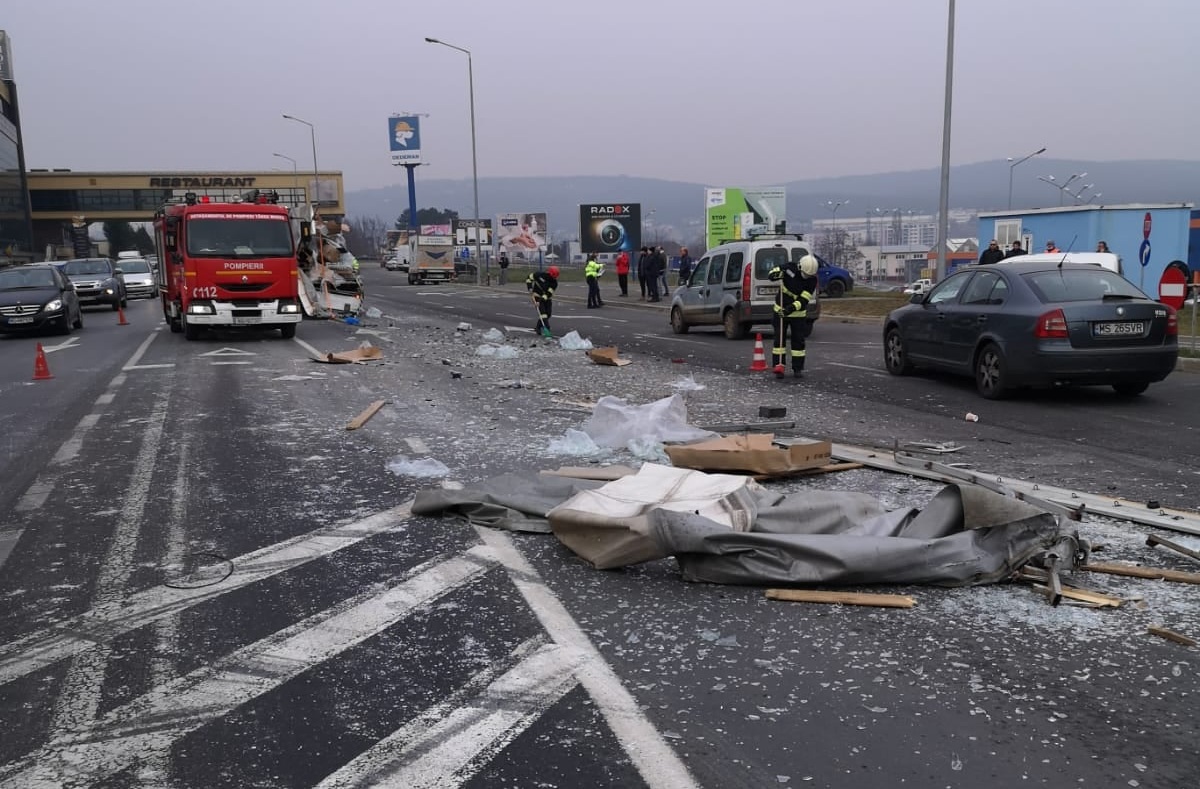 Accident rutier grav în județul Mureș. Sunt implicate 11 persoane