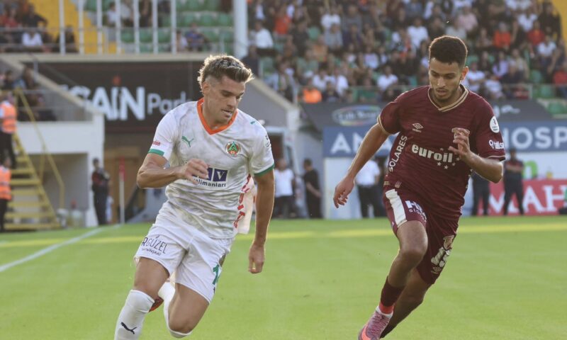 Ianis Hagi, titlular și integralist la Alanyaspor. Victorie pentru formația mijlocașului român. Liverpool, eșec cu United, 1-2