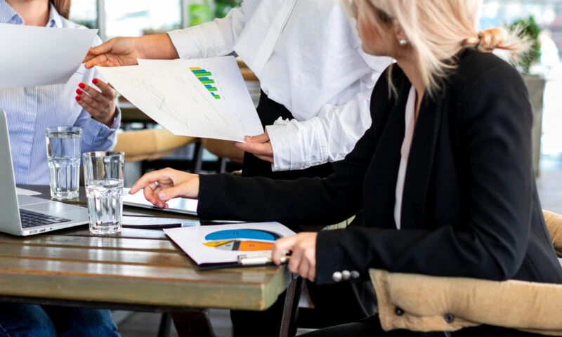 Bolojan anunță al treilea pachet de măsuri: Reduceri de personal și cheltuieli în administrație