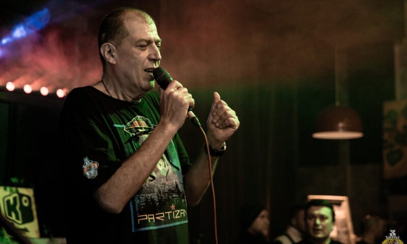 Artan urma să lanseze un disc vinil pe 17 decembrie