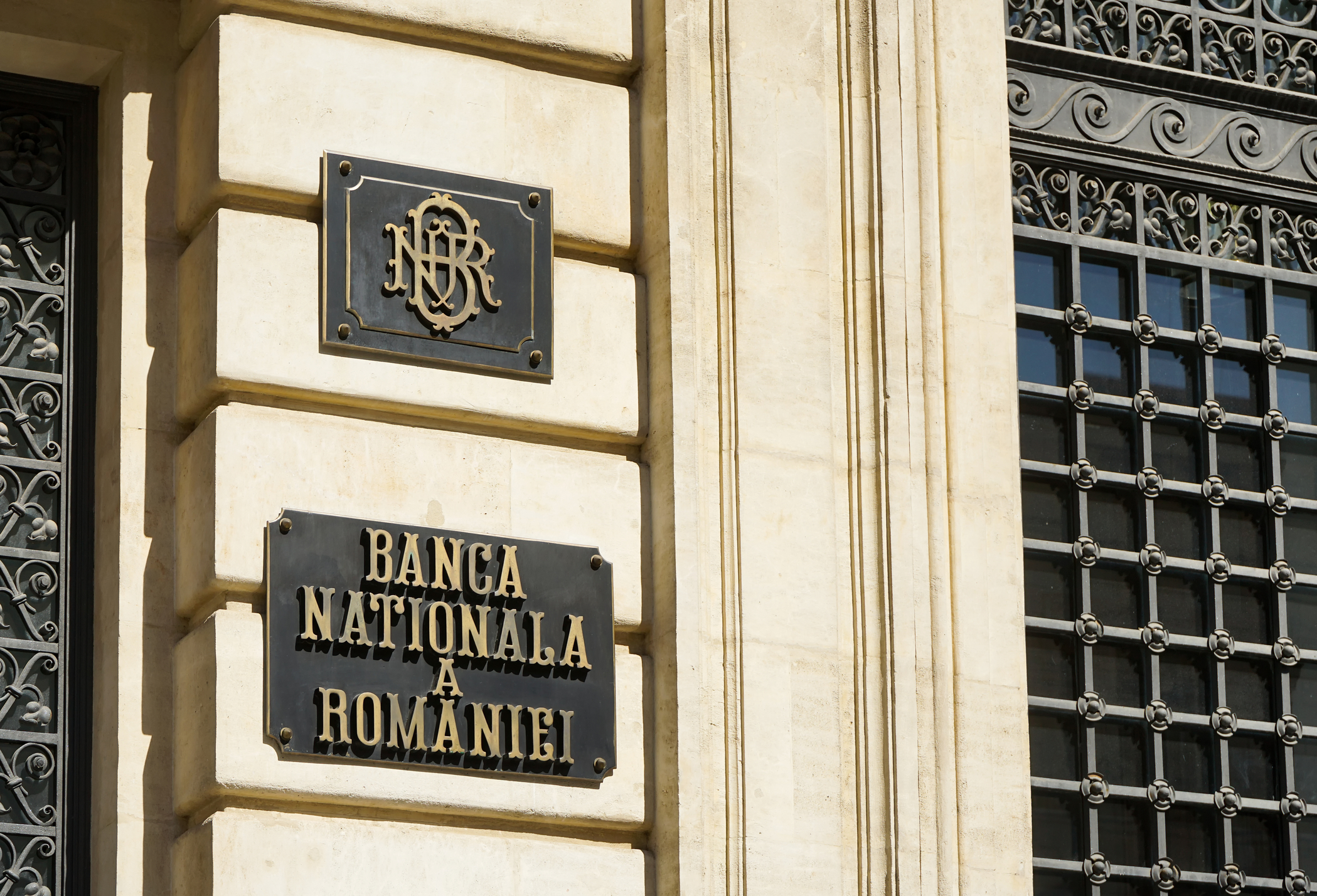 BNR: Documentul „Procură cu autoritate totală” care circulă online este un fals