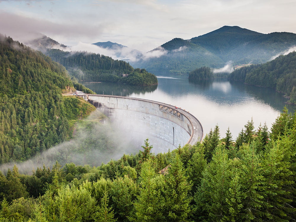Rugăciunea pietrei răsună în Valea Iadului, acolo unde trecutul nu moare