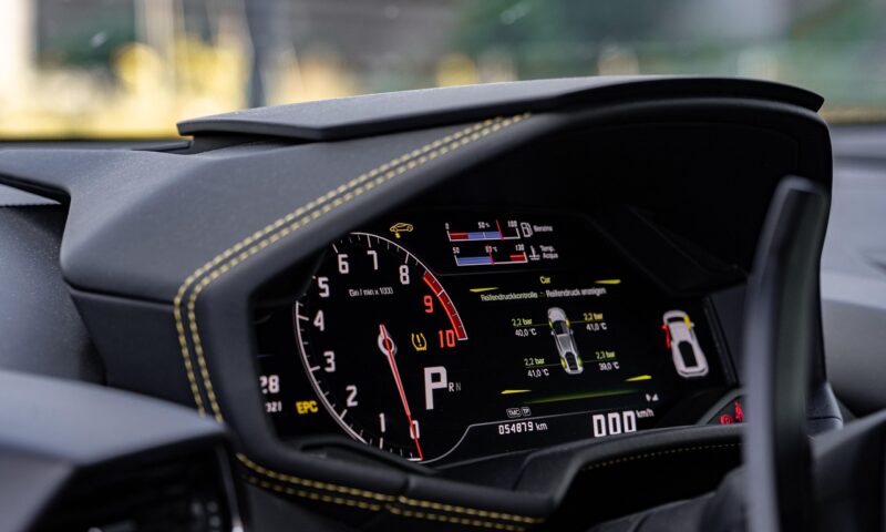 Ignorarea unui martor de avertizare de pe bord Poate cauza pagube uriașe la mașină