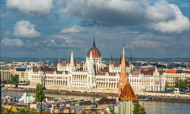 Situație dificilă înainte de alegerile din Ungaria. Ratingul Budapestei, retrogradat de Moody’s pe fondul tensiunilor politice