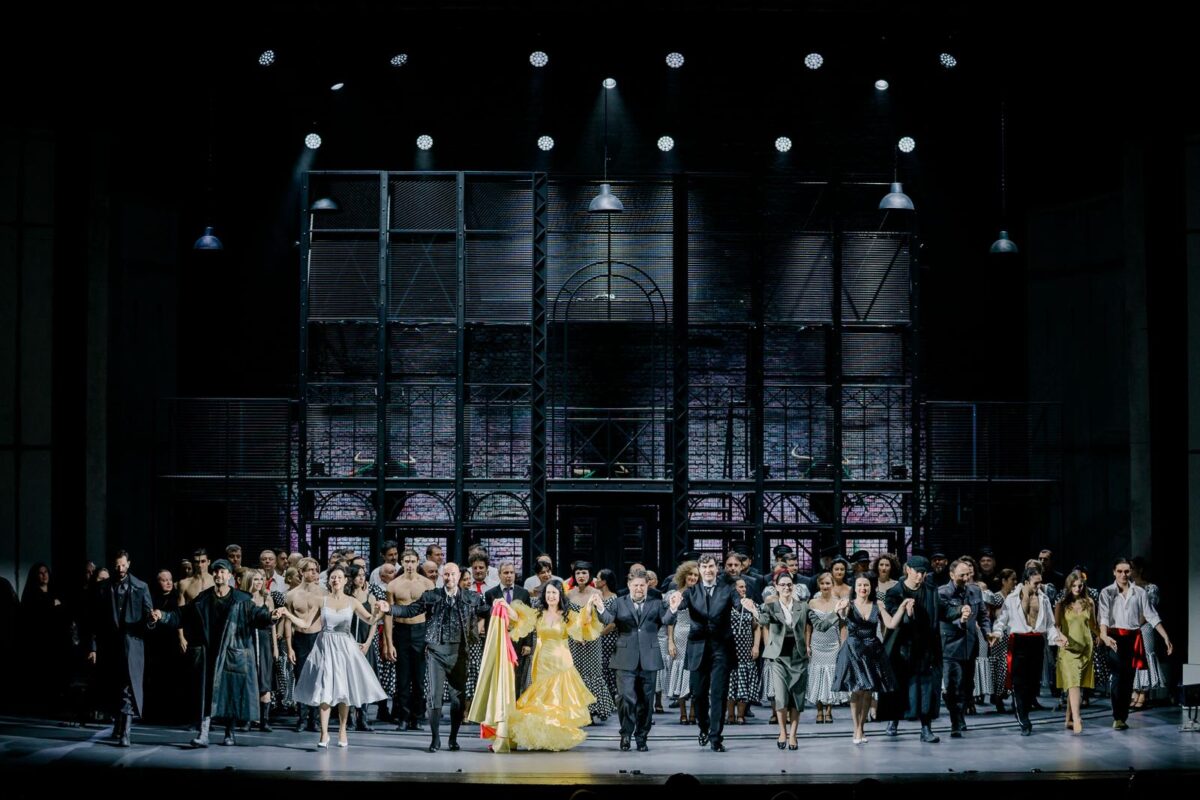 Premiera spectacolului „Carmen” de G. Bizet, în regia Adei Hausvater, a deschis stagiunea 2025–2026 a Operei Naționale București sub semnul libertății și al iubirii ca asumare