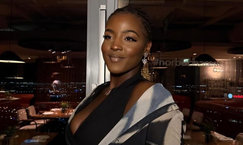 O studentă din Camerun, insultată de o șoferiță de transport alternativ în București: Ai invadat România