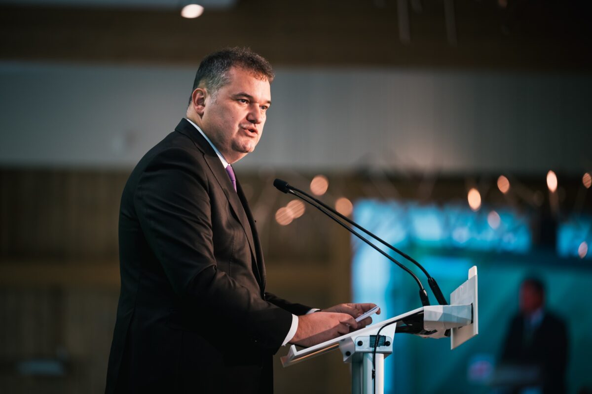 Cseke Attila anunță modificări legislative. Unele locuințe vor putea fi construite fără autorizație