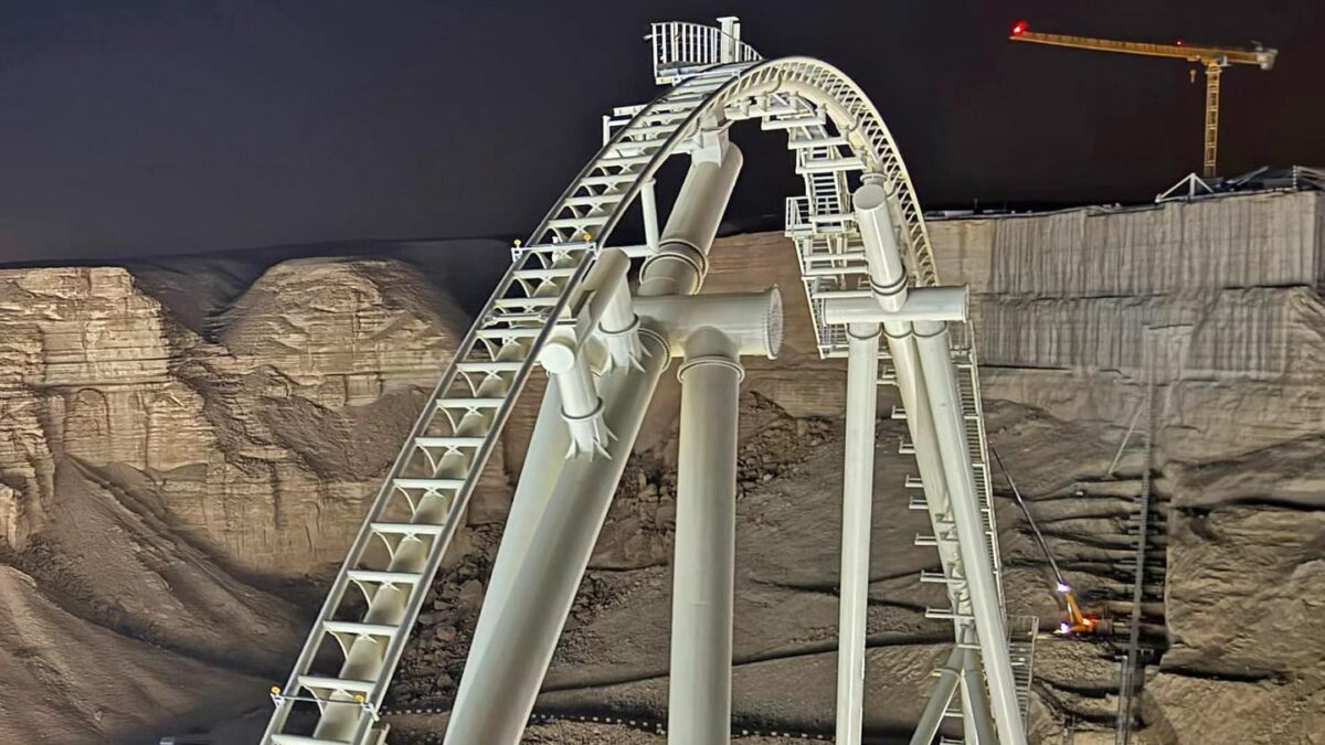Se deschide cel mai spectaculos roller-coaster din lume: viteză amețitoare și înălțime record