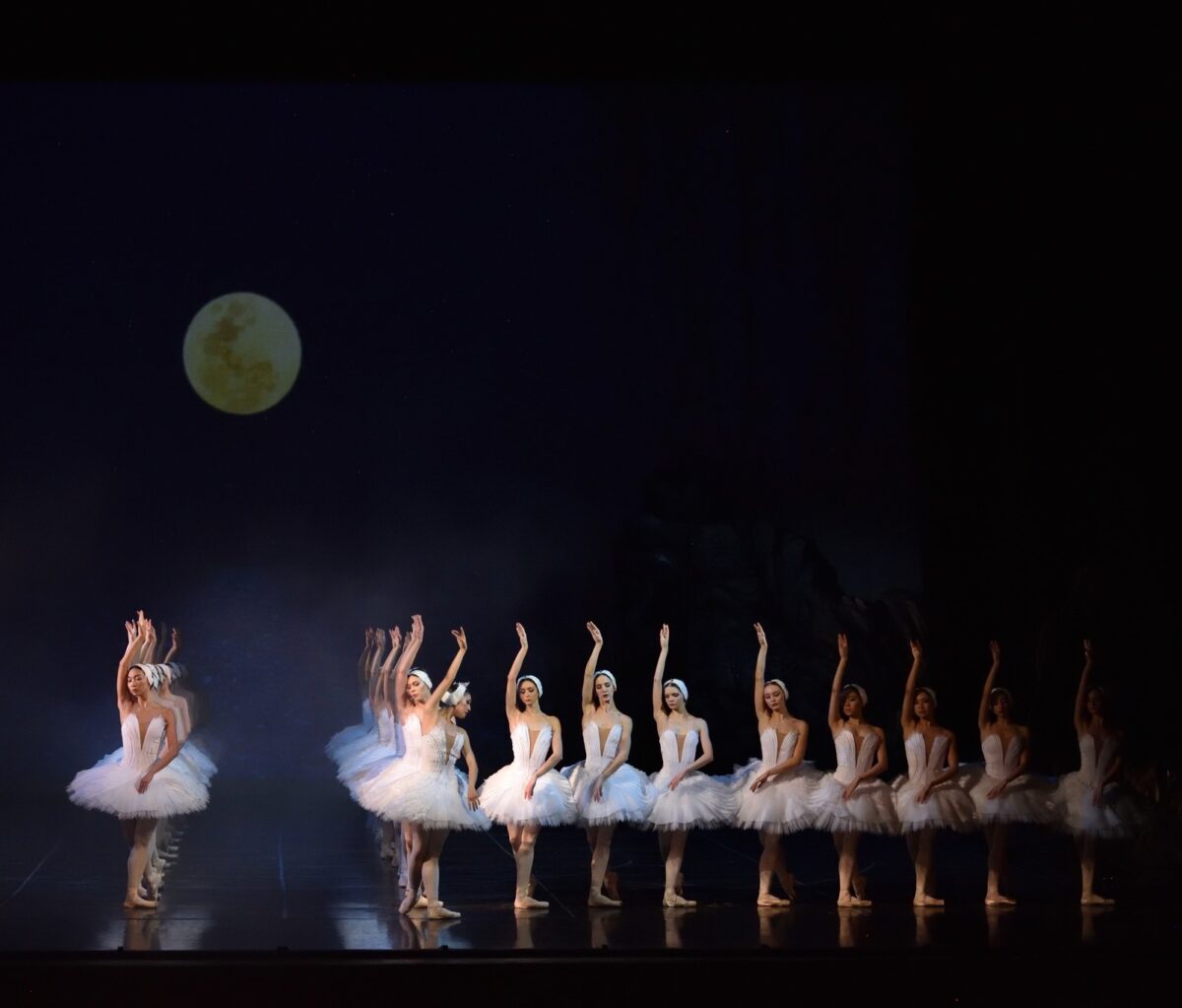 Bărbierul din Sevilla, Callas – Oana Pellea și Lacul Lebedelor, pe scena Operei Naționale București în ultima săptămână din octombrie