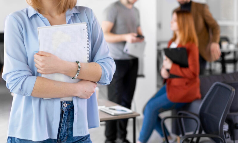 Statul plătește pentru angajare. Cine primește banii și cât câștigă lunar