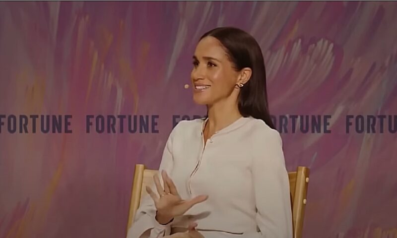 Meghan Markle, ipocrită până la capăt. Geantă cu inițiale DS imense pentru vizita la Washington DC