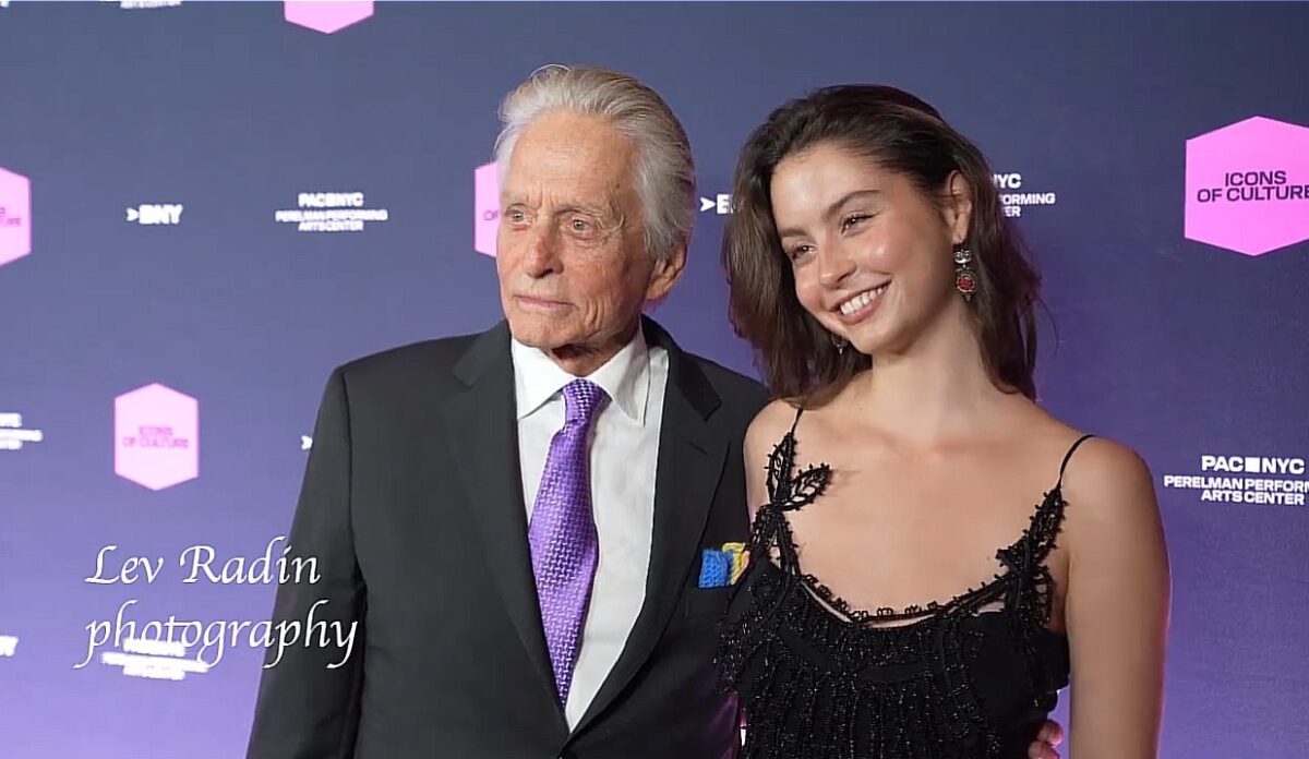 Carys Zeta Douglas, fidelă stilului mamei. Rochia vintage a lui Catherine Zeta-Jones pe covorul roșu