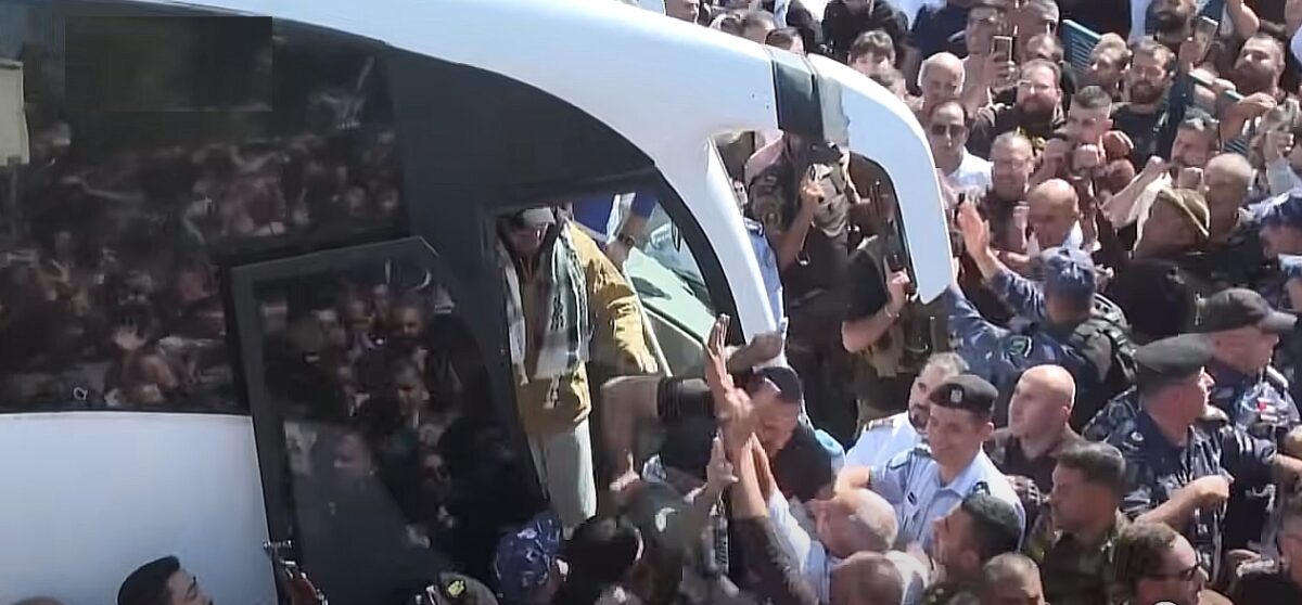 BBC prezintă criminalii palestinieni drept eroi. Adevărul despre cei eliberați în schimbul ostaticilor