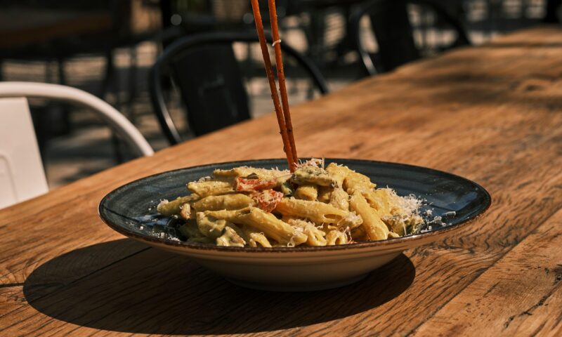 Paste cu pui și dovleac la cuptor: o rețetă rapidă și gustoasă, gata în mai puțin de o oră