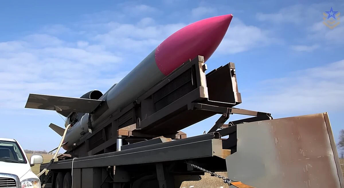 Ucraina se laudă cu o rachetă mai mare și mai ieftină decât Tomahawk. Ce este Flamingo