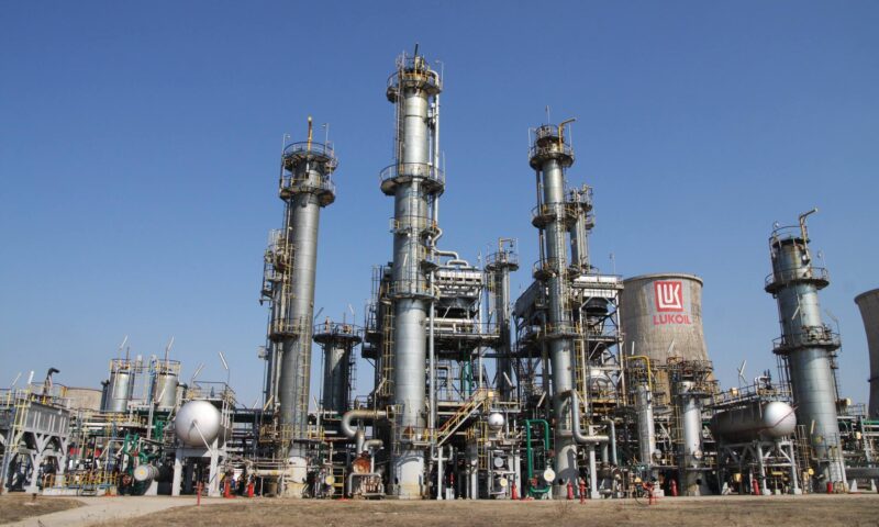 Lukoil are două săptămâni să-și vândă activele din Republica Moldova