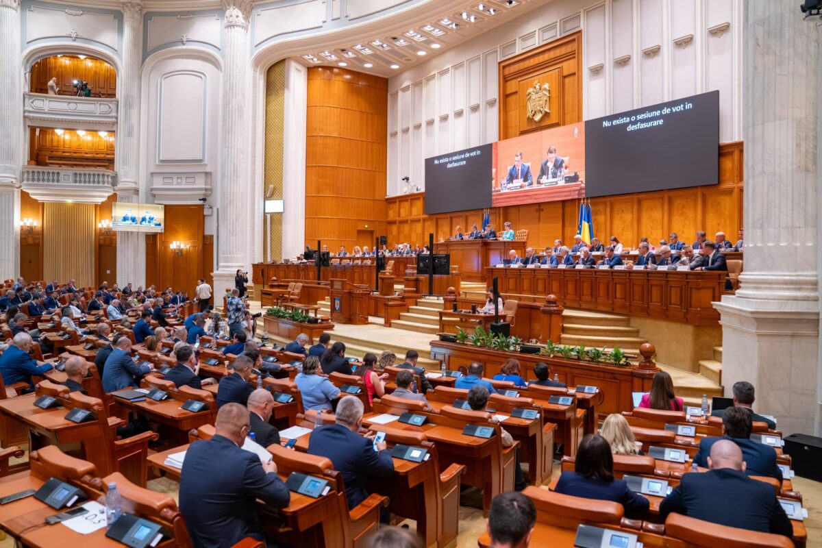 Obiecțiile formulate de președintele Nicușor Dan, respinse. Legea pentru combaterea extremismului, adoptată