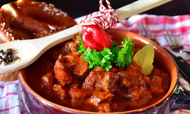 Tocănița de vită, stricată dintr-o greșeală simplă. Cum să o eviți