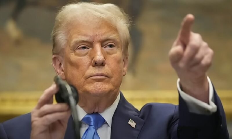 Trump ar putea cere 5 miliarde de dolari de la BBC, pentru filmul trucat