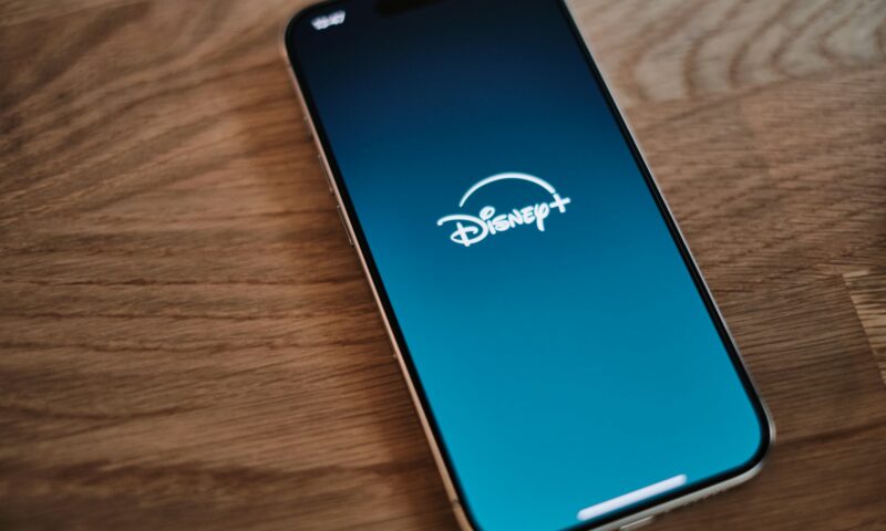 Scandal în lumea AI: Disney acuză Google că fură personaje celebre